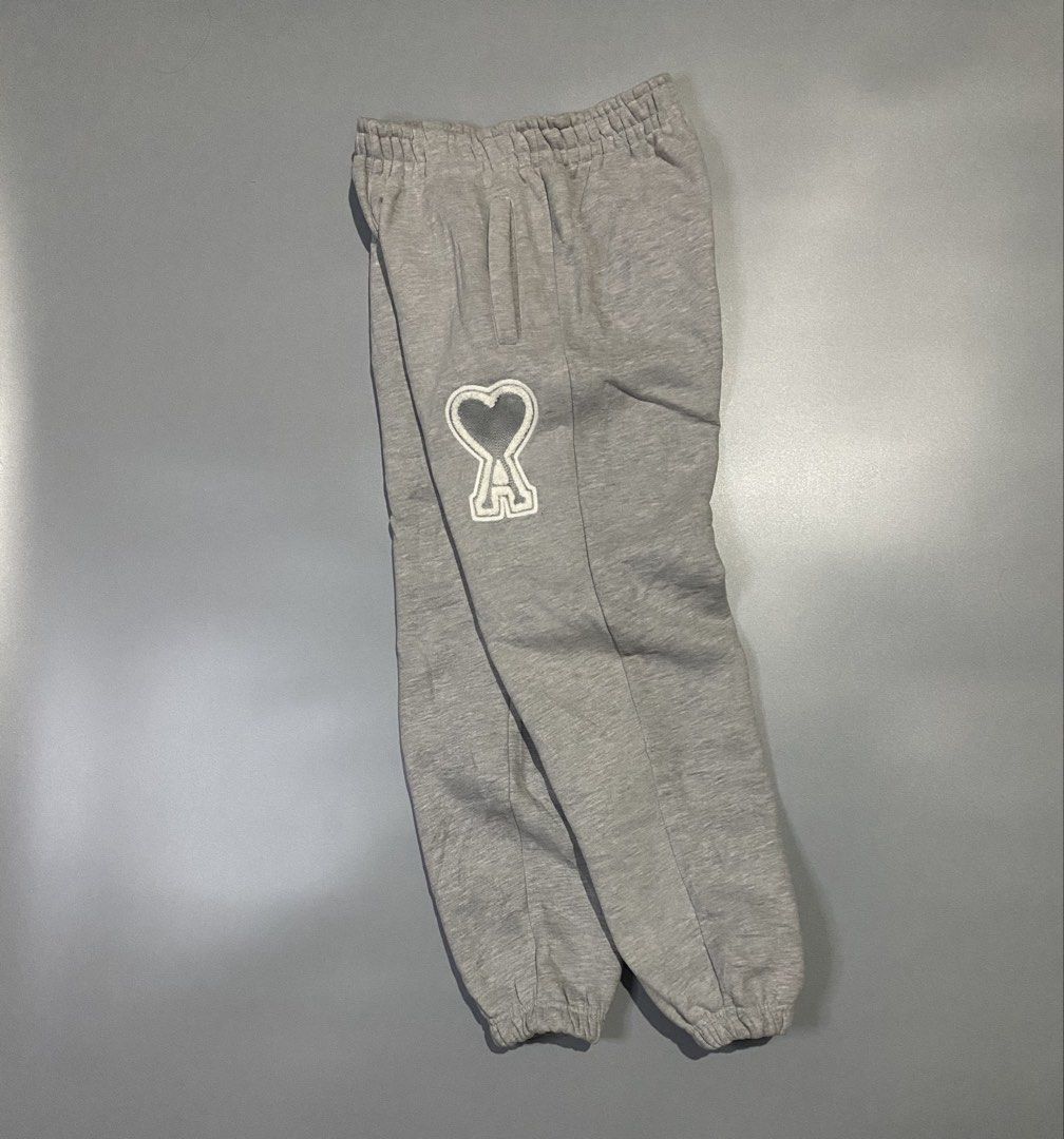 Ami Sweatpants (Category: Other Bottoms) located in Jamindan. Submitted by suecyyythrift (Listing ID 1464918080, Image 1). Description: Ami Sweatpants Small on Tag Unisex 26-32 Waist 37 Length Excellent Condition 9.8/10 Color rate No Flaws.