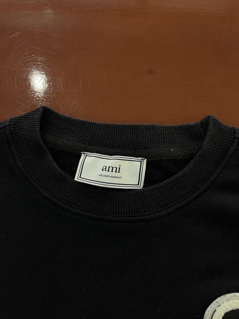 Ami sweatshirt (Category: Activewear) located in Lapu Lapu. Submitted by bzzzlim123 (Listing ID 1464941584, Image 3). Description: .