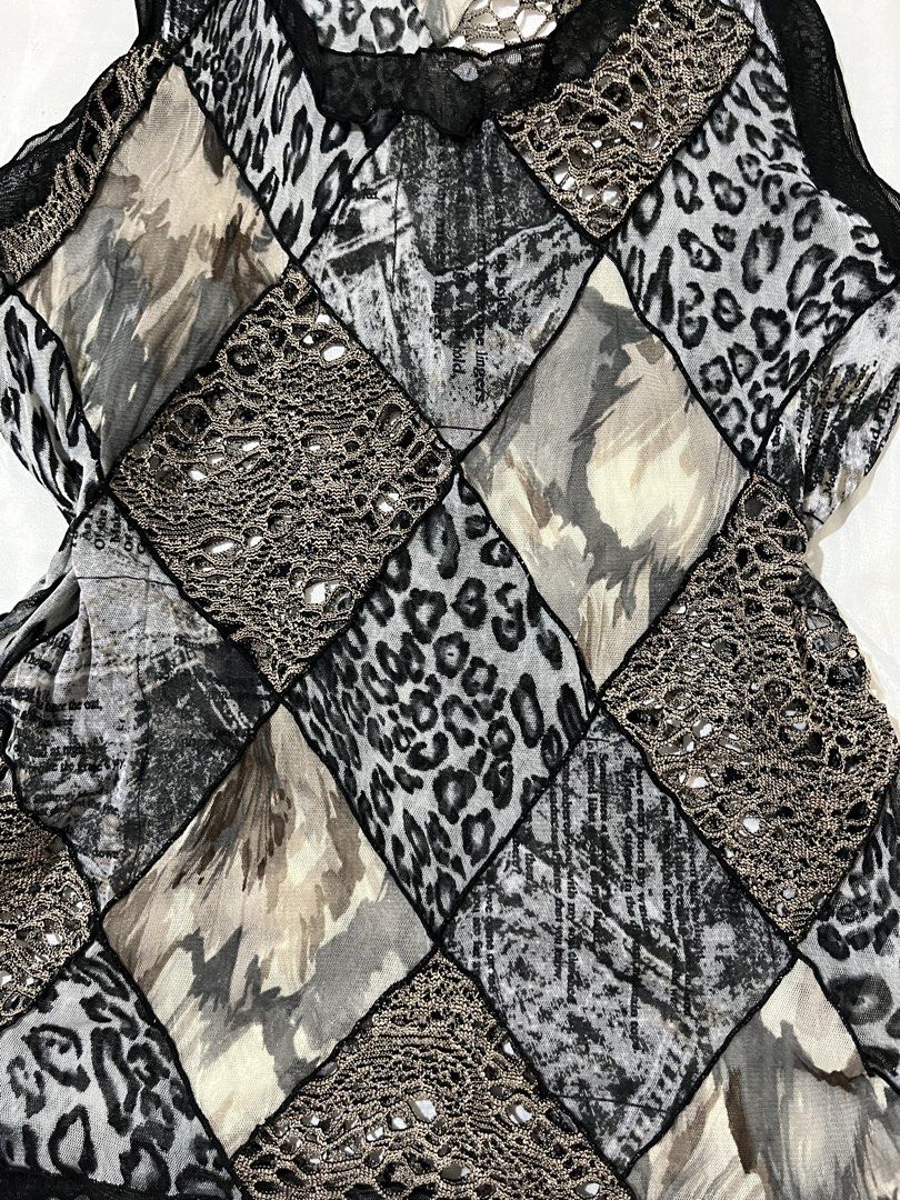 Animal Print Crochet Patchwork Y2K Top (Category: Sleeveless) located in Naga. Submitted by itsrhoda (Listing ID 1464933751, Image 2). Description: 𝐓𝐇𝐈𝐑𝐓𝐘-𝐒𝐄𝐂𝐎𝐍𝐃 𝐂𝐎𝐋𝐋𝐄𝐂𝐓𝐈𝐎𝐍 🌞🌤️🪐✨ A series of y2k/vintage masterpieces you badly desire to add to your set of handpicked clothes. READ! ✨ Kindly send a message with your NAME, ADDRESS, and CONTACT NUMBER after claiming. ✨ Mine-Bid-Lock Basis ✨ EOB: October 1, 2026 at 8:08 PM PHT 