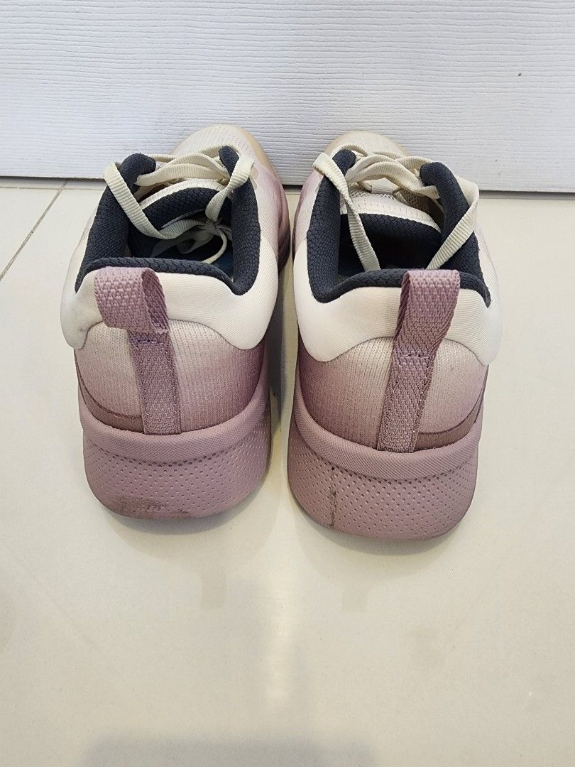 Anta EBuffer Cross Training Shoes Size 7 (Category: Sneakers) located in Quezon City. Submitted by pinkyshang (Listing ID 1464828583, Image 3). Description: - Brand: Anta EBuffer Cross Training Shoes Size 7 - Colorway: Purple and Beige gradient with White laces and side logo - Comfort: Cushioned insoles with Anta Walking branding and dark collar lining with heel pull tabs - Sole: Textured outsole with circular grip pattern - Condition: 2nd hand. 