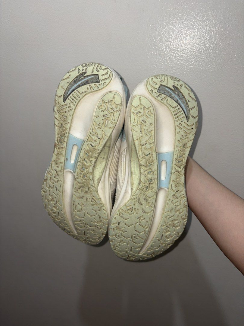 Anta Shoes (Category: Sneakers) located in Manila. Submitted by tjselarom (Listing ID 1464874527, Image 3). Description: Size US 7.5 Used for sports only Needs cleaning Gcash/Maya Grab/Lalamove/Ggx Pickup at Binondo, Manila .