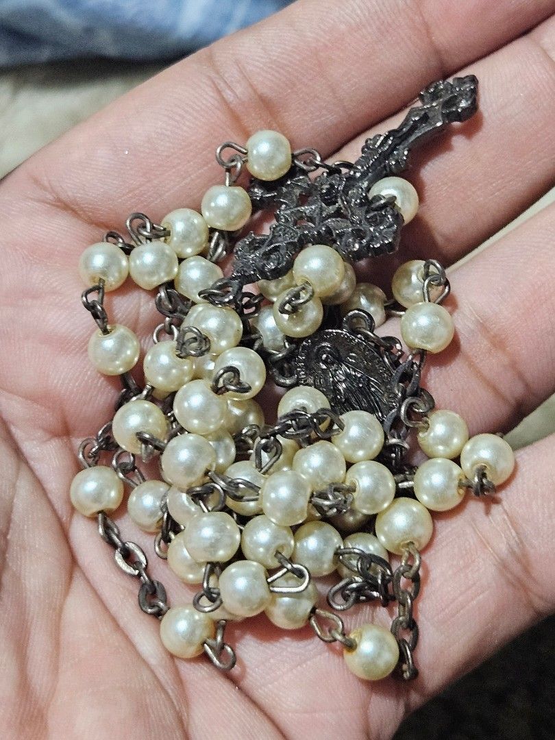 Antiques Cruzifix with Pearl (Category: Vintage Collectibles) located in Makati City. Submitted by aureliusmagnus (Listing ID 1464923882, Image 1). Description: Antiques Crucified Necklace Pearl. 2500 negotiable.