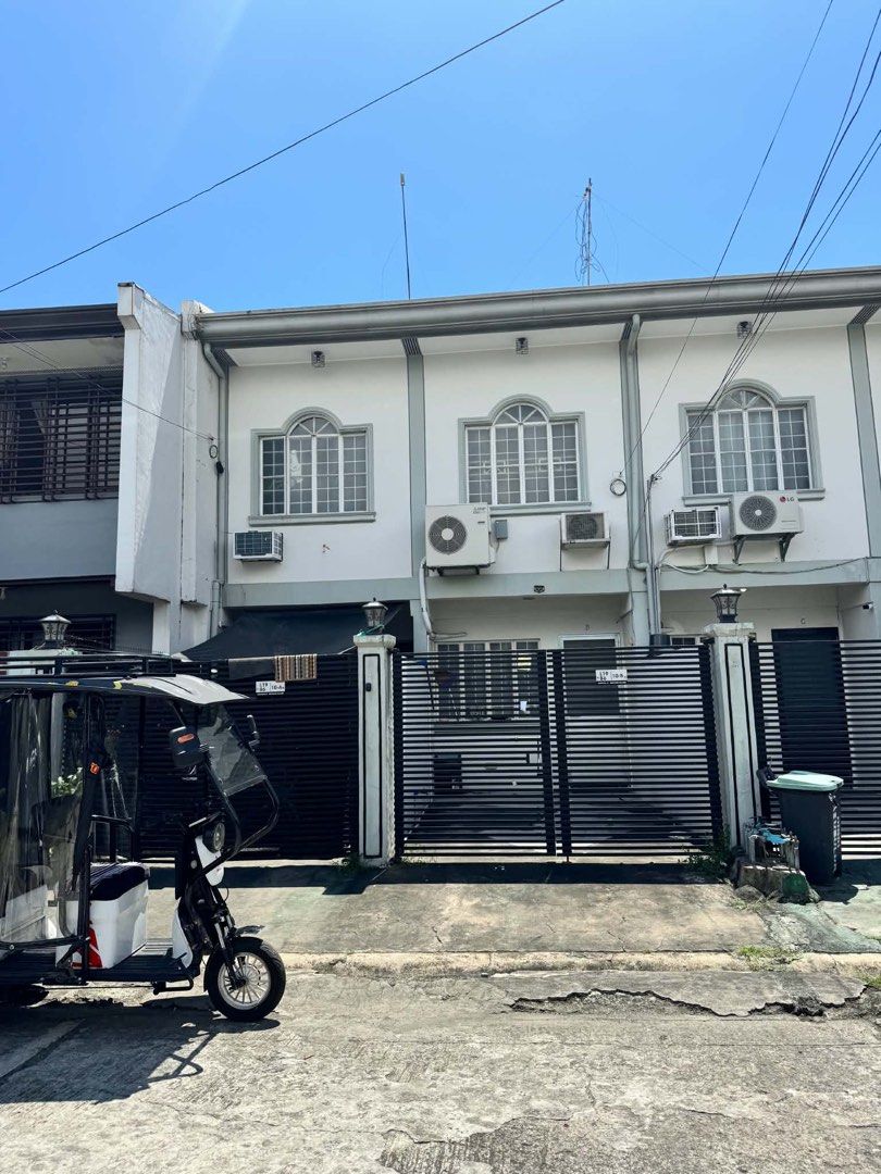 Apartment for sale (Category: Apartments & Condos) located in Manila. Submitted by ronaabelss (Listing ID 1464827543, Image 2). Description: 2 Units Apartment For Sale in Midtown Village Brgy. San Andres Cainta Rizal Details: both units has 45sqm lot area (3 meters frontage) 55sqm floor area 2 bedrooms 1 Toilet & Bath 1 Car garage Laundry area Monthly income of 20k ✅ Price: 4,500,000 Cash only Near Savemore Parola, Dali, O! Save, Alfamart, Wet ma