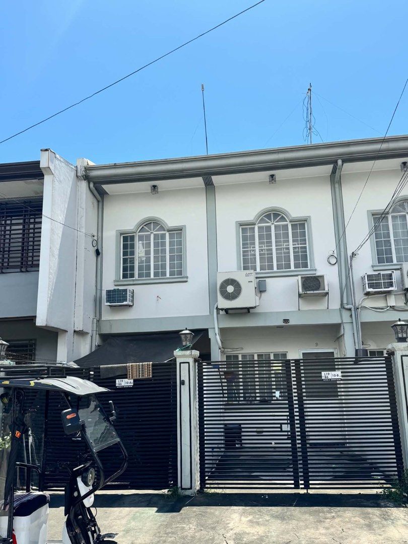 Apartment for sale (Category: Apartments & Condos) located in Manila. Submitted by ronaabelss (Listing ID 1464827543, Image 1). Description: 2 Units Apartment For Sale in Midtown Village Brgy. San Andres Cainta Rizal Details: both units has 45sqm lot area (3 meters frontage) 55sqm floor area 2 bedrooms 1 Toilet & Bath 1 Car garage Laundry area Monthly income of 20k ✅ Price: 4,500,000 Cash only Near Savemore Parola, Dali, O! Save, Alfamart, Wet ma