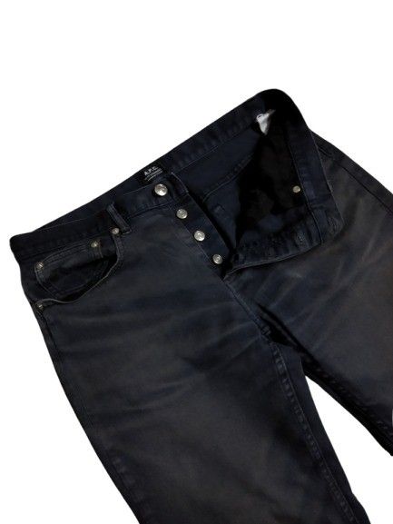 APC (Category: Jeans) located in Kulim. Submitted by dk_bundle (Listing ID 1464929039, Image 3). Description: size manual 32/43.5 defect as per last photo dfod.