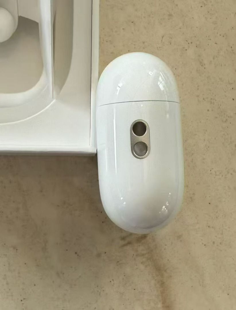 Apple AirPods Pro 3 Wireless Headphones (Category: Headphones & Headsets) located in Las Pinas. Submitted by gentletree_31ead6 (Listing ID 1464772356, Image 2). Description: - Clean white wireless headphones and charging case - Includes original retail box and paperwork sleeve - Comes with extra silicone ear tips in various sizes - Features built-in charging dock compartment inside the box - Excellent condition, well-maintained.