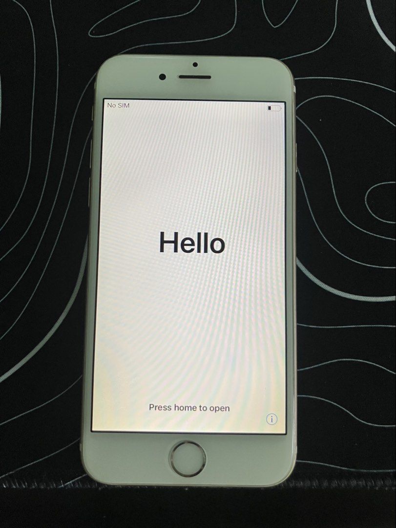 Apple iPhone 6 (Category: iPhone 6 Series) located in Quezon City. Submitted by summuhnee (Listing ID 1464782140, Image 1). Description: - open line, can use any sim - bluetooth working - wifi working - 100% batt health - 16gb storage - can use any apple id - ginamit ko lang 'to for pics as digicam issues: - fingerprint touch id not working - slight vignette sa lower corners of the screen (kita naman sa pic) includes: charging cable + brick, clea
