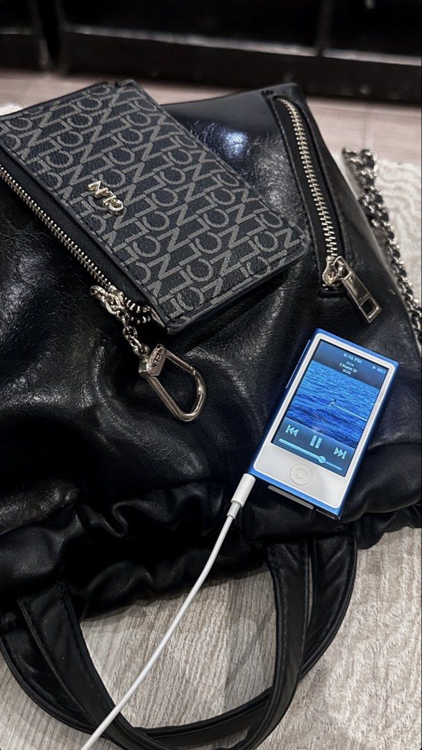 Apple iPod Nano 7th Generation Blue (Category: Portable Music Players) located in Sinait. Submitted by annedeclutt3rs (Listing ID 1464788406, Image 2). Description: unit only <33 no issues. only mild scratches. shipping fee c/o buyer.