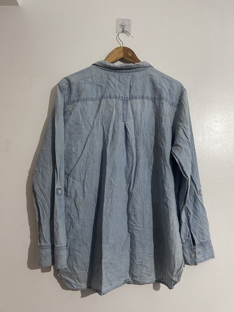 Apt. 9 Men’s Light Blue Denim Shirt (Category: Tshirts & Polo Shirts ) located in Quezon City. Submitted by lizandbelcloset (Listing ID 1464792588, Image 2). Description: Recommended for size XL Width - 23.5 Front Length - 27 in Back Length - 30 in ₱49 .