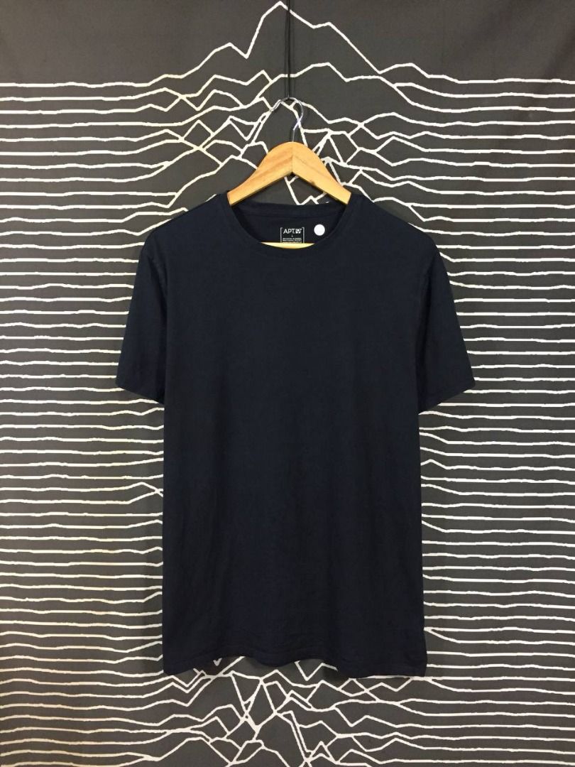 APT 9 Plain Solid Cotton Blend Stretch Basic Tee (Category: Tshirts & Polo Shirts) located in Kota Bharu. Submitted by primitivesstore (Listing ID 1464830354, Image 1). Description: Pit 21 inch Length 28 inch Used Condition. Got marks/stains (see pics).