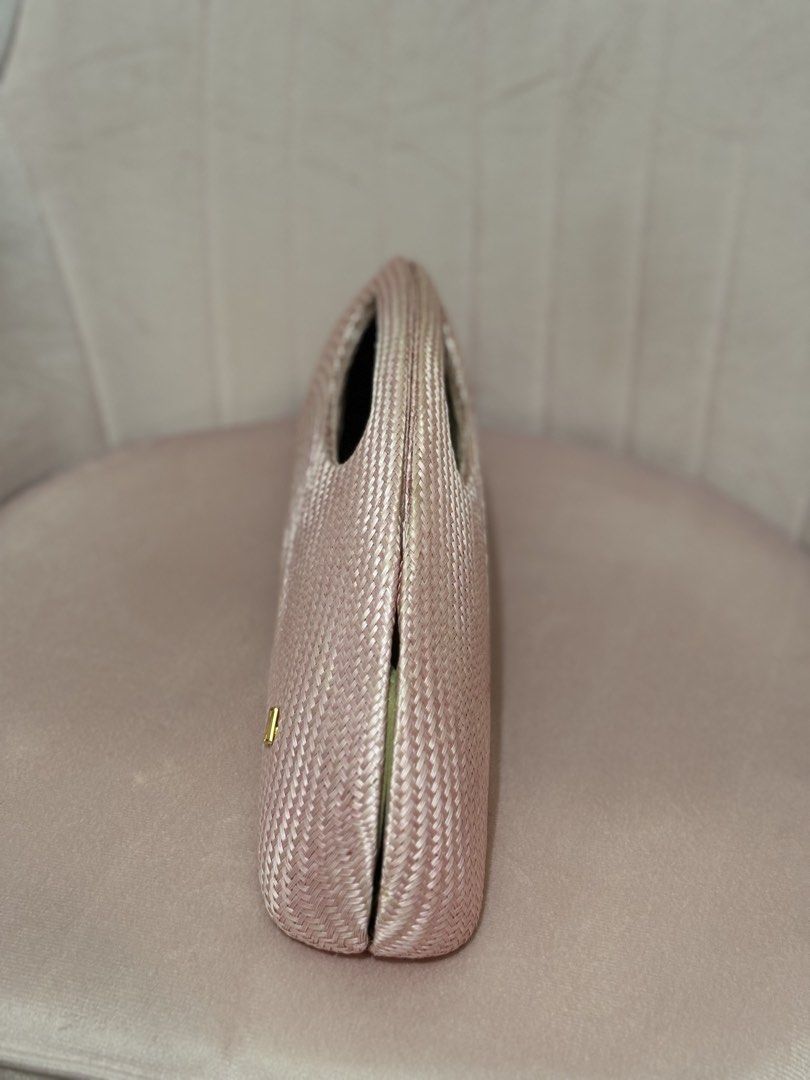 Aranaz Amor 2 Mini Blush Pink Bag (Category: Beach Bags) located in Manila. Submitted by thedressobsessed (Listing ID 1464780739, Image 3). Description: don’t waste my time or you’ll be blocked 👋🏼 the it girl’s bag 💕 a cute statement piece that’s really hard to get! used twice, with minor discoloration. check the 6th photo for reference. it’s barely noticeable in person unless you look really closely comes with its original dust bag all actual
