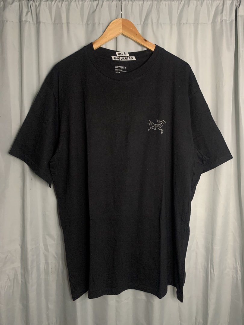 Arcteryx Shirt (Category: Tshirts & Polo Shirts ) located in Cabuyao City. Submitted by marcmateo112625 (Listing ID 1464903468, Image 2). Description: ⚠️ Please manage your expectations ⚠️ Color may vary due to lighting ⚠️ Legitimacy not guaranteed (thrifted item) 💳 Mode of Payment: GCash / GoTyme Bank 🚚 Courier: J&T Only 📍 Location: Cabuyao, Laguna 📩 Message me or request a video call for inquiries.