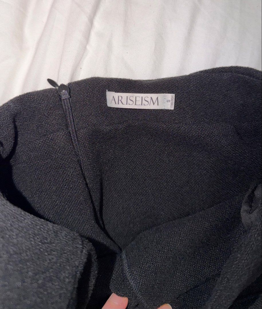 ARISEISM Black Skirt | Small (Category: Skirts) located in Makati City. Submitted by epicdeer_3520cd (Listing ID 1464855241, Image 3). Description: * Brand: ARISEISM (from my fave chinese brand)💗 * Size: Small (S) * Color: Black * Condition: Excellent / only fitted once * No flaws or signs of wear Measurements: • Waist: 72 cm • Hips: 89 cm • Length: 28.7 cm.