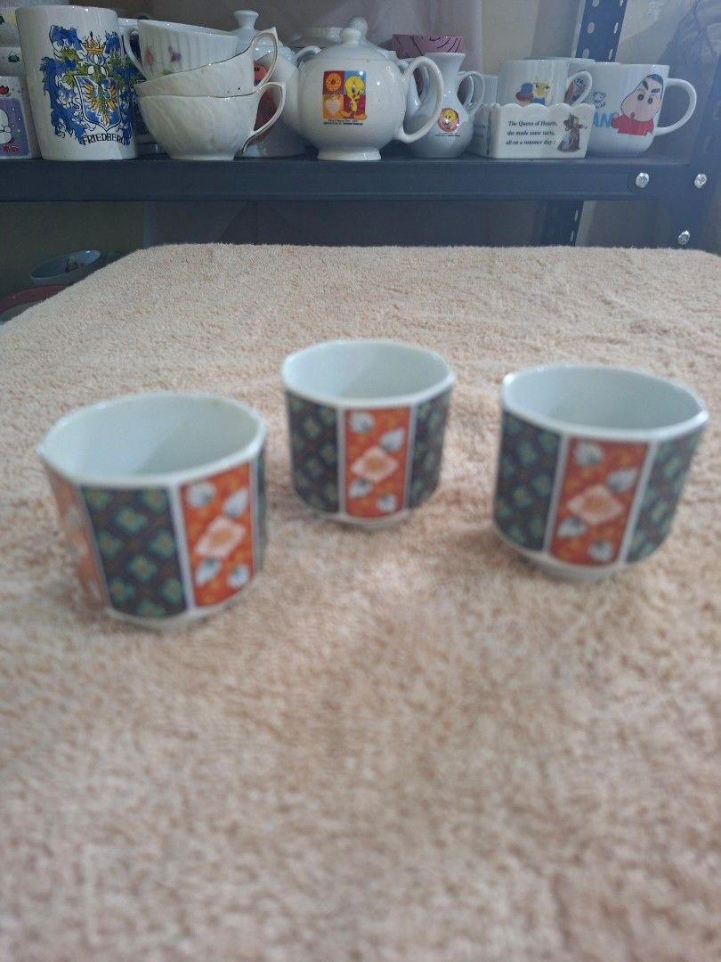 Arita Ware Sake Cups (Category: Coffee & Tea Tableware) located in Consolacion. Submitted by luxekerei (Listing ID 1464773380, Image 3). Description: - be Arita porcelain small nesting bowls or mini bowls in the traditional Kinrande Old Imari style by the kiln artist Kiyohide - with chipped (underliner).