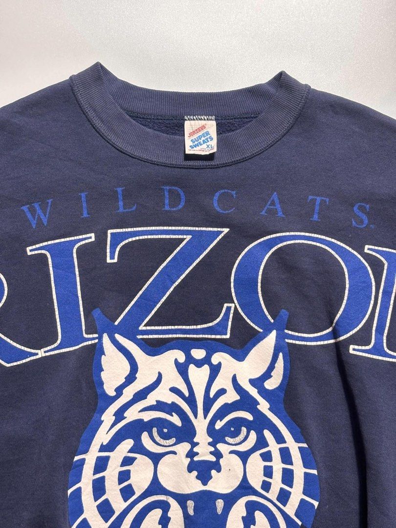 Arizona Wildcats - Sweater (Category: Tshirts & Polo Shirts ) located in Calamba. Submitted by twstwrld (Listing ID 1464901764, Image 2). Description: Vintage Big Print Arizona Wildcats - Sweater XL - 23x29 Jerzees Tag.