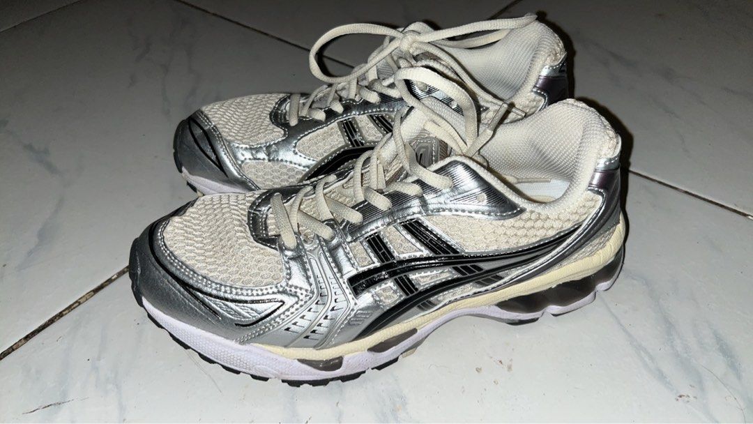 Asics Gel Kayano 14 (Category: Other Sports Equipment and Supplies) located in Caloocan City. Submitted by yokorobiii (Listing ID 1464947494, Image 1). Description: ASICS GEL-KAYANO 14 Size: 39 EU 6 US 24.5 CM Location: Marikina City.