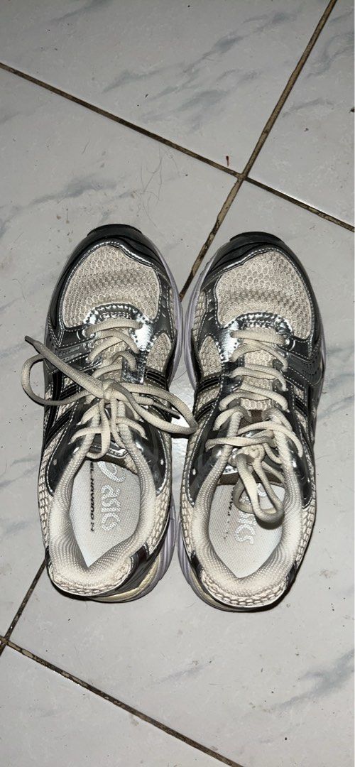 Asics Gel Kayano 14 (Category: Other Sports Equipment and Supplies) located in Caloocan City. Submitted by yokorobiii (Listing ID 1464947494, Image 2). Description: ASICS GEL-KAYANO 14 Size: 39 EU 6 US 24.5 CM Location: Marikina City.