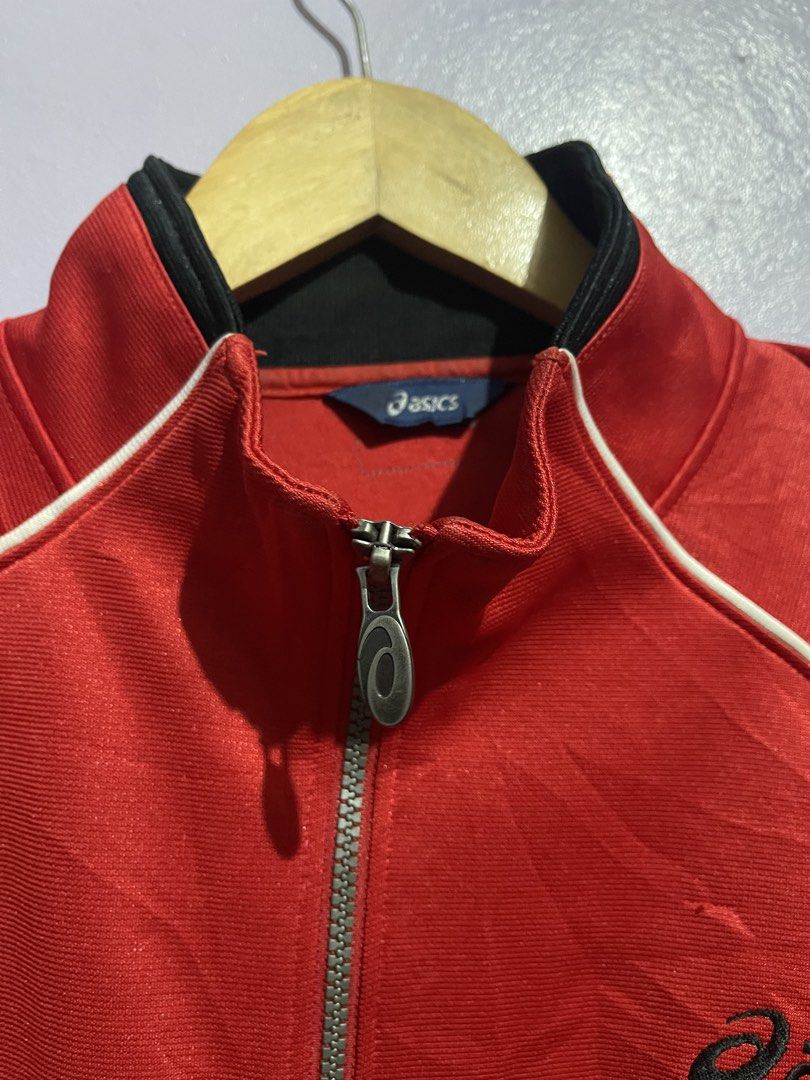Asics Zip-up Varsity Jacket (Category: Coats, Jackets and Outerwear) located in Angeles City. Submitted by andreiboughts (Listing ID 1464921559, Image 3). Description: Length: 26 Width: 21 Condition: 9/10 Color rate: 9.5/10 Issue (s): minimal scratches Complete Tags ✅ Large on tag .