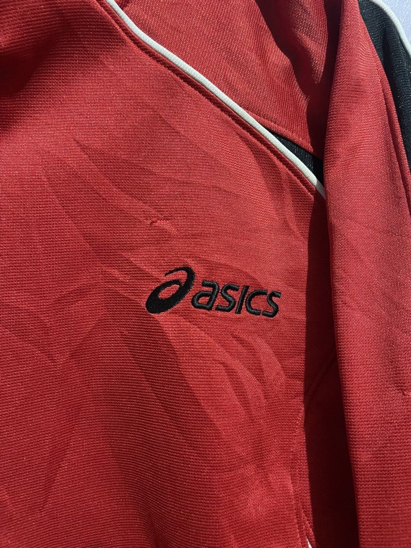 Asics Zip-up Varsity Jacket (Category: Coats, Jackets and Outerwear) located in Angeles City. Submitted by andreiboughts (Listing ID 1464921559, Image 2). Description: Length: 26 Width: 21 Condition: 9/10 Color rate: 9.5/10 Issue (s): minimal scratches Complete Tags ✅ Large on tag .