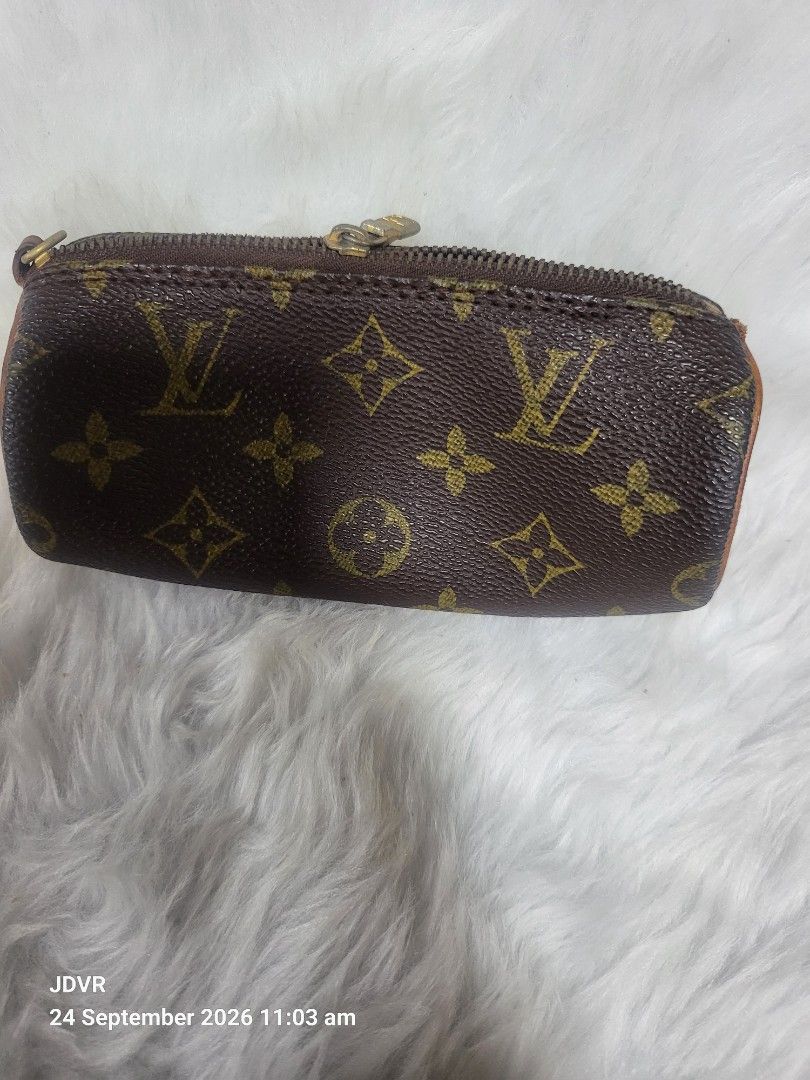 Assorted wallets (Category: Luxury Bags & Wallets) located in Pasig City. Submitted by iba_by_jane (Listing ID 1464804344, Image 3). Description: Louis Vuitton Monogram canvas pouch - Classic monogram print with durable brown leather trim - Secure top zip closure with metal hardware pull - Compact and lightweight, perfect for organizing inside a larger bag - Clean lined interior -Sira zipper -chanel long wallet -burberry pouch -bottega wallet -se