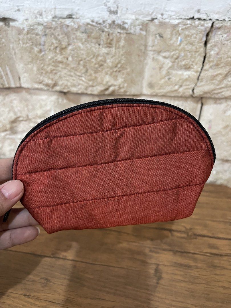 Asstd pouch (Category: Purses & Pouches) located in San Fernando. Submitted by japansurpluselyu (Listing ID 1464804939, Image 3). Description: .