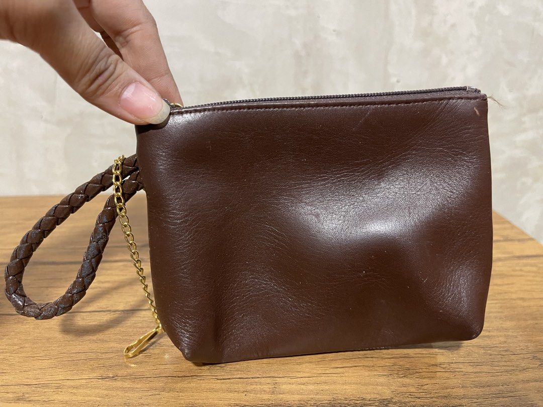 Asstd pouch (Category: Purses & Pouches) located in San Fernando. Submitted by japansurpluselyu (Listing ID 1464804939, Image 1). Description: .