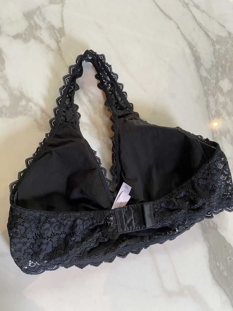 Auden black lace bralette 36C (Category: Undergarments & Loungewear) located in Makati City. Submitted by indaysukaycloset (Listing ID 1464889942, Image 3). Description: BLACK LACE BRALETTE Brand: Auden (Target US) Size: L - fits 36C / 36D / 38C Color: Black Type: Lightly Lined Bralette / Wireless Details: - All-over soft lace with scalloped edges - Lightly lined cups, wireless - comfy pang daily / pang top - Halter-style lace straps + wide lace 