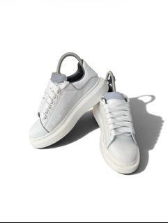(Category: ) located in . Submitted by holy_grailed (Listing ID 1464931319, Image 1). Description: .