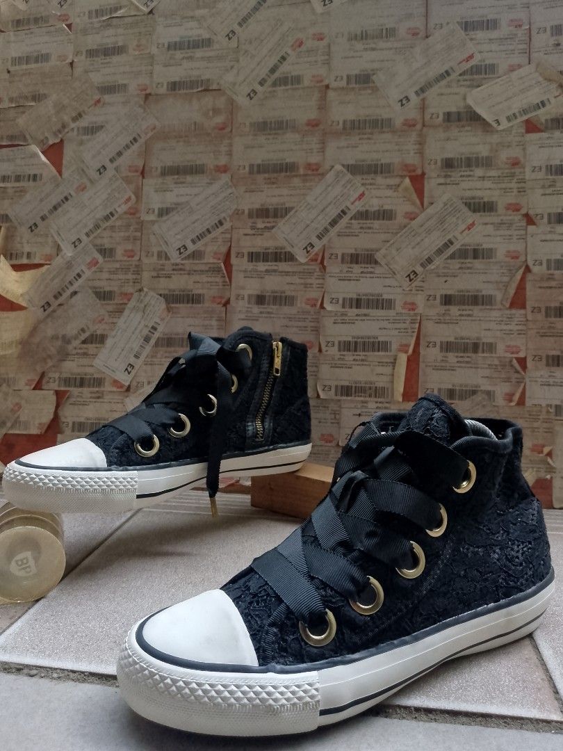 AUTHENTIC! " ASH (Sequined) WOMEN " (Category: Sneakers) located in Danao, Cebu. Submitted by azaiahnere02 (Listing ID 1464824996, Image 1). Description: Size: 7.5/38 Excellent Condition Color rate: 9.9/10 Issues: none.