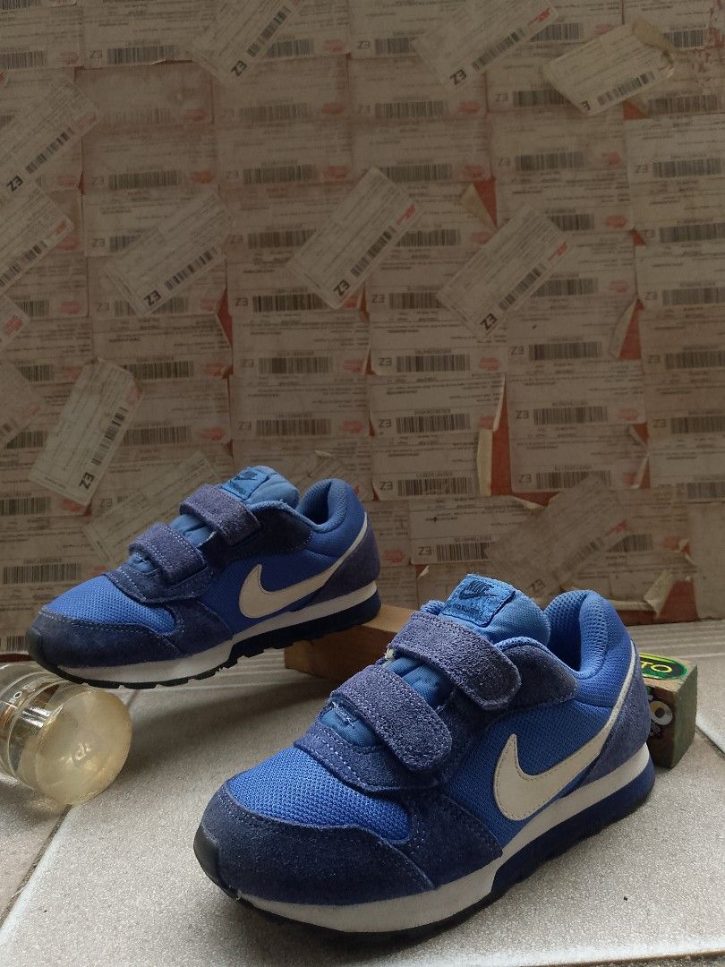 AUTHENTIC! " NIKE (MD Runner 2) KIDDOS " (Category: Babies & Kids Fashion) located in Danao, Cebu. Submitted by psychypymb40965 (Listing ID 1464820371, Image 1). Description: Size: 19.5EUR/18CM ‎Very Good Condition ‎Color rate: 9/10 ‎Issues: pm/dm.