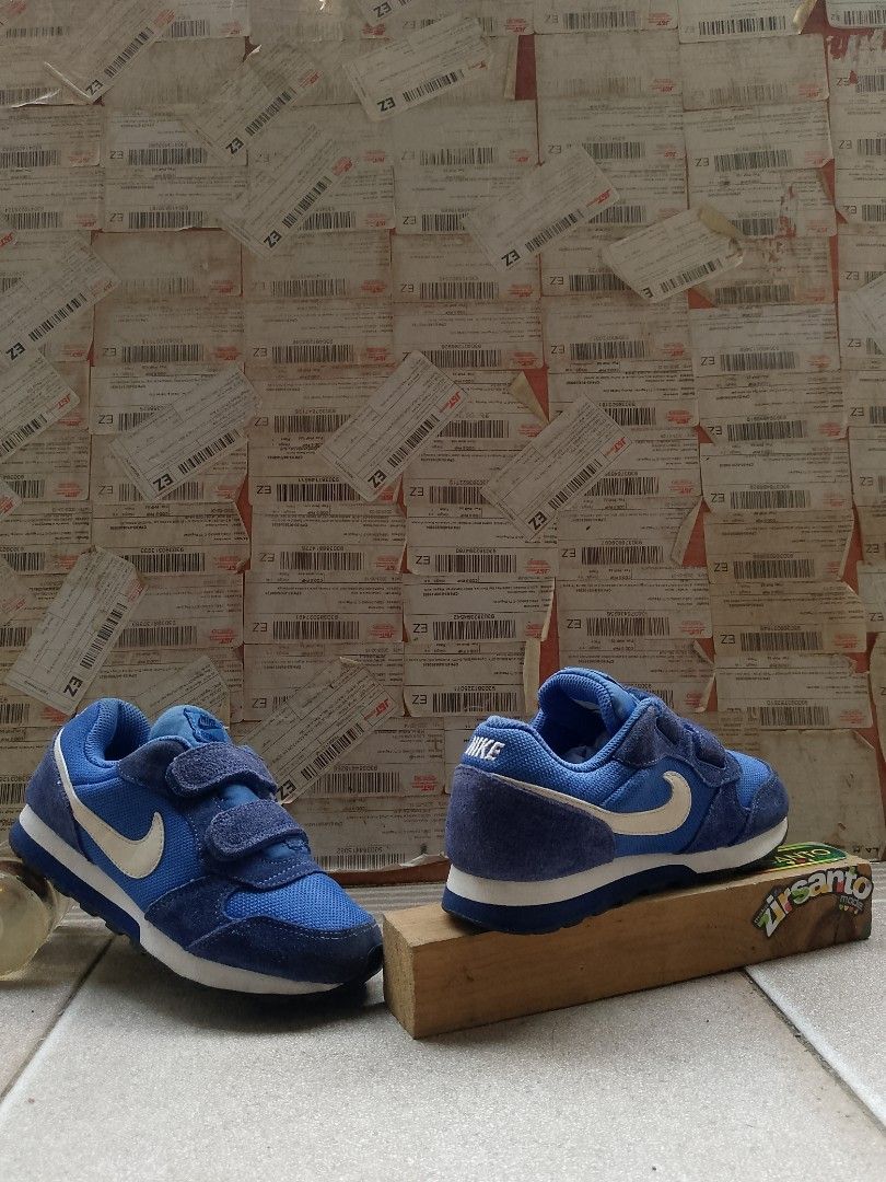 AUTHENTIC! " NIKE (MD Runner 2) KIDDOS " (Category: Babies & Kids Fashion) located in Danao, Cebu. Submitted by azaiahnere02 (Listing ID 1464824401, Image 2). Description: Size: 29.5EUR/18CM Very Good Condition Color rate: 9/10 Issues: pm/dm.