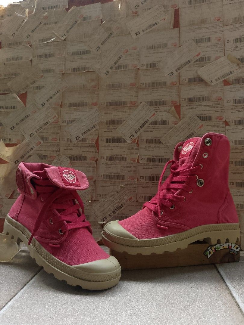 AUTHENTIC! " PALLADIUM (Baggy) WOMEN " (Category: Boots) located in Danao, Cebu. Submitted by azaiahnere02 (Listing ID 1464827390, Image 3). Description: details are in first photo ‎pm/dm for other details,issues or transactions ‎negotiable! 👊😁 ‎2nd Account Available Shirts, Jeans, Jackets, Shorts & more garments just click the link in descriptions of the item 💚👇😁❤️ or follow for update stocks. ‎https://www.carousell.ph/u/psychypymb40965/?t-