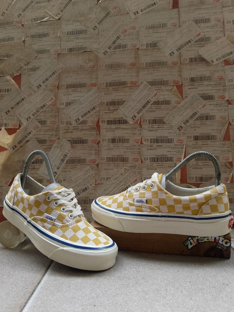 AUTHENTIC! " VANS (Authentic 44 DX) WOMEN " (Category: Sneakers) located in Danao, Cebu. Submitted by psychypymb40965 (Listing ID 1464821465, Image 1). Description: Size: 6/36 ‎Excellent Condition ‎Color rate: 9.9/10 ‎Issues: none.