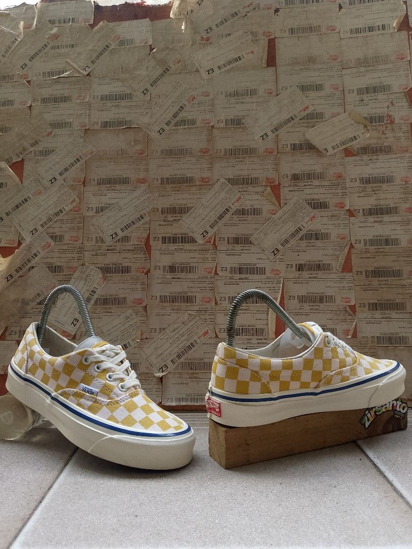 AUTHENTIC! " VANS (Authentic 44 DX) WOMEN " (Category: Sneakers) located in Danao, Cebu. Submitted by psychypymb40965 (Listing ID 1464821465, Image 2). Description: Size: 6/36 ‎Excellent Condition ‎Color rate: 9.9/10 ‎Issues: none.