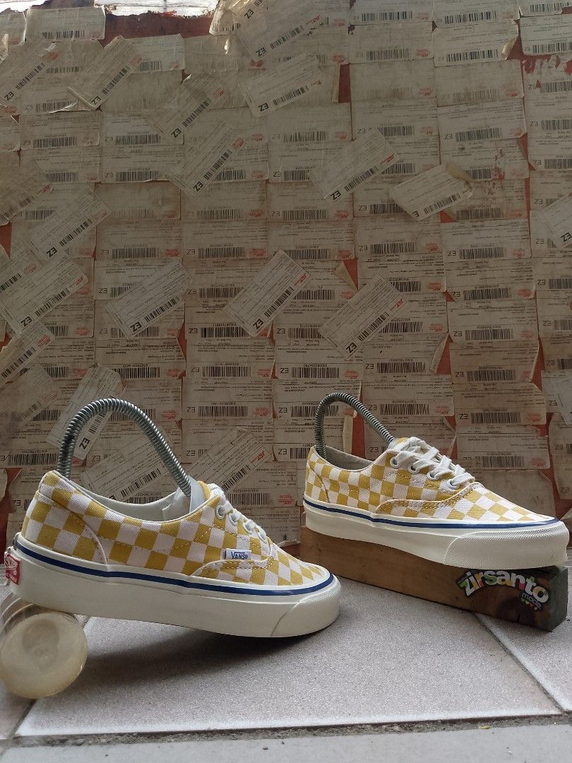 AUTHENTIC! " VANS (Authentic DX) WOMEN " (Category: Sneakers) located in Danao, Cebu. Submitted by azaiahnere02 (Listing ID 1464825546, Image 2). Description: Size: 6/36 Excellent Condition Color rate: 9.9/10 Issues: none.