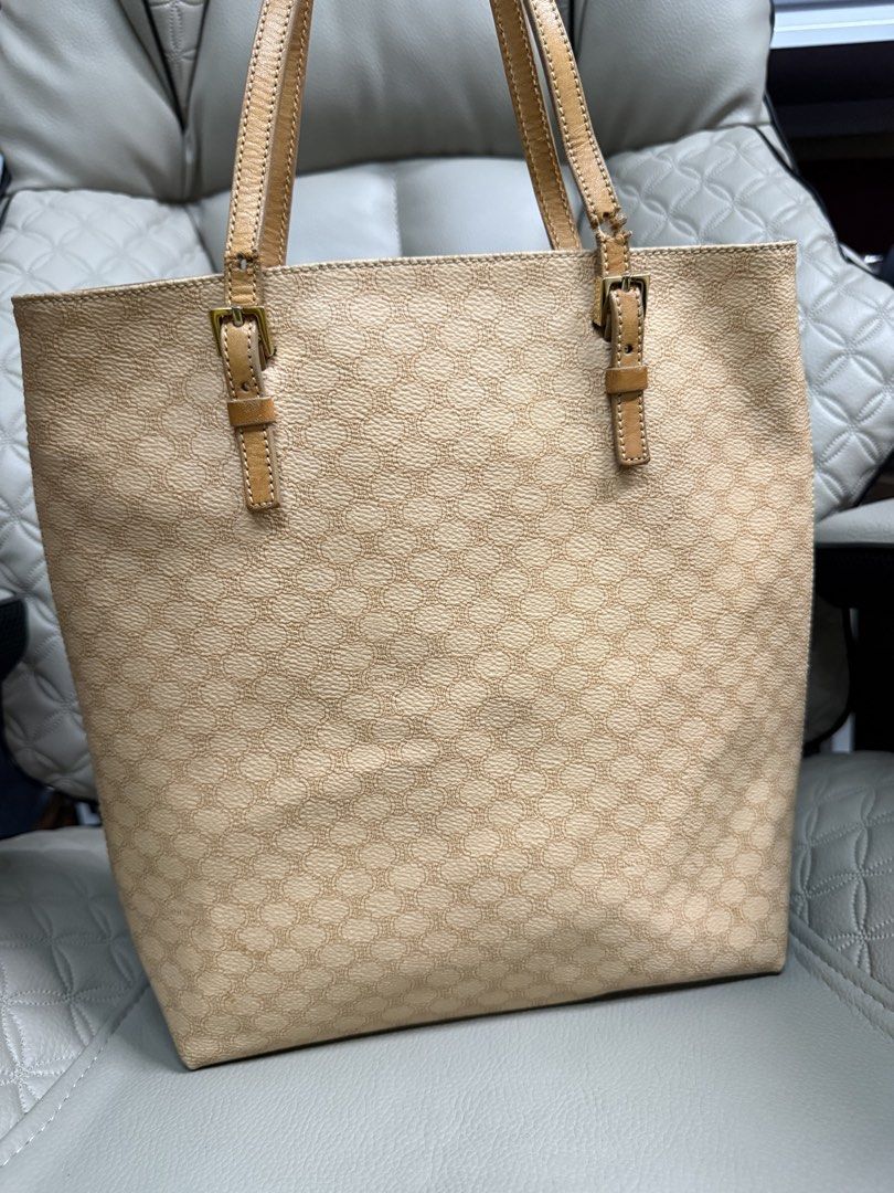 Authentic Celine Macadam (Category: Tote Bags) located in Cagayan de Oro. Submitted by negosyantesibengineer (Listing ID 1464820987, Image 3). Description: Body very good condition Beet to change strap .
