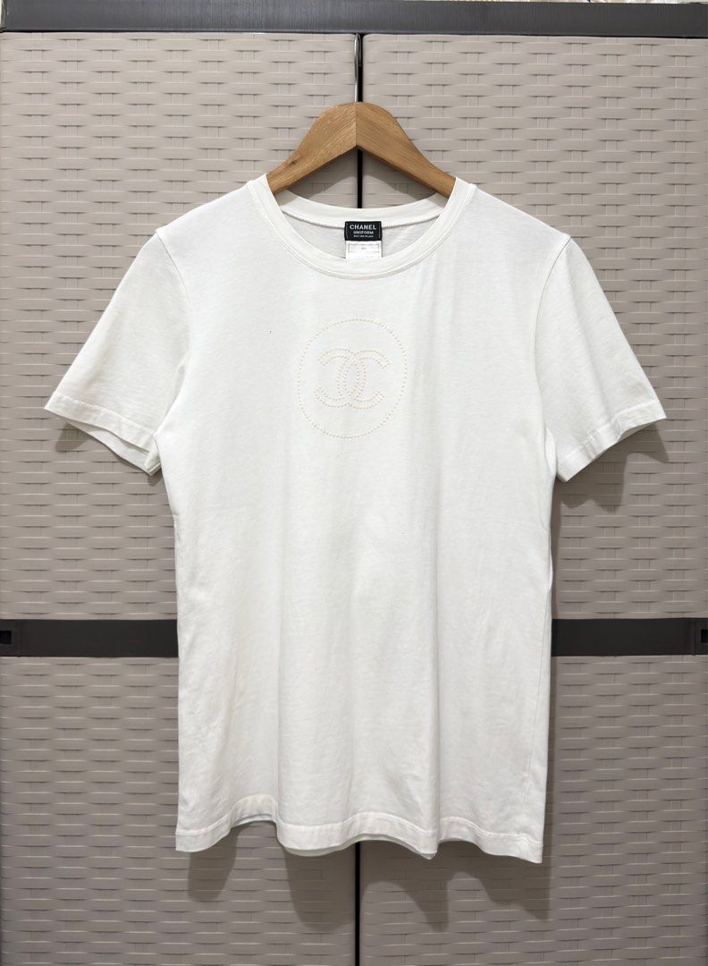 Authentic CHANEL (Category: Luxury Apparel) located in Santa Cruz. Submitted by hongkongmarketph (Listing ID 1464898915, Image 1). Description: Guaranteed authentic Excellent condition one small pinhole (see pic) size m.