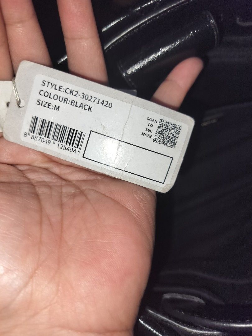 Authentic Charles and Keith Apfra Chain sling bag (Category: Cross-body Bags) located in Caloocan City. Submitted by jennielz (Listing ID 1464868851, Image 2). Description: Authentic Charles and Keith Apfra quilted chain sling bag -good as new (unused) -no issue.
