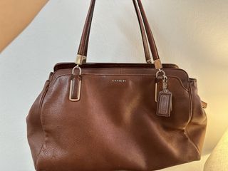 (Category: ) located in . Submitted by jqmypreloved (Listing ID 1464776604, Image 1). Description: .