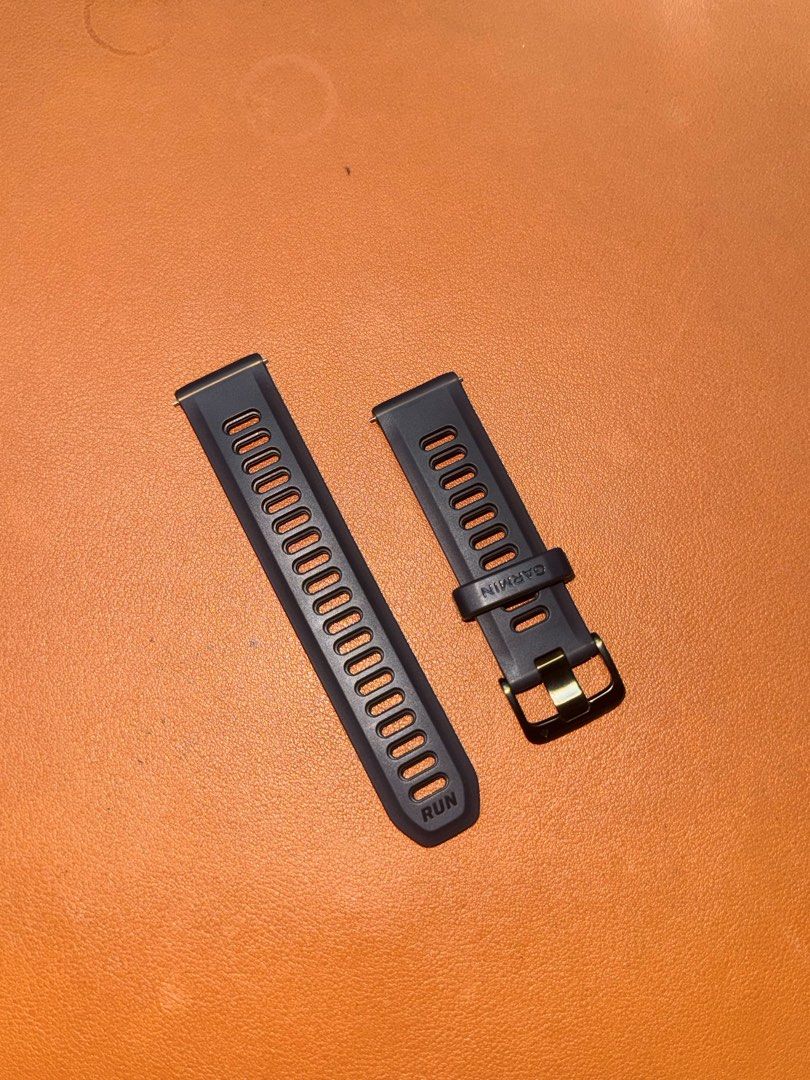 Authentic Garmin Quick Release Band 20mm (Category: Wearables & Smart Watches) located in Manila. Submitted by allison0710 (Listing ID 1464929894, Image 1). Description: FOR SALE! Authentic Garmin Quick Release Band 20mm Translucent Black From Garmin 570 42mm Used good condition 1.8k.