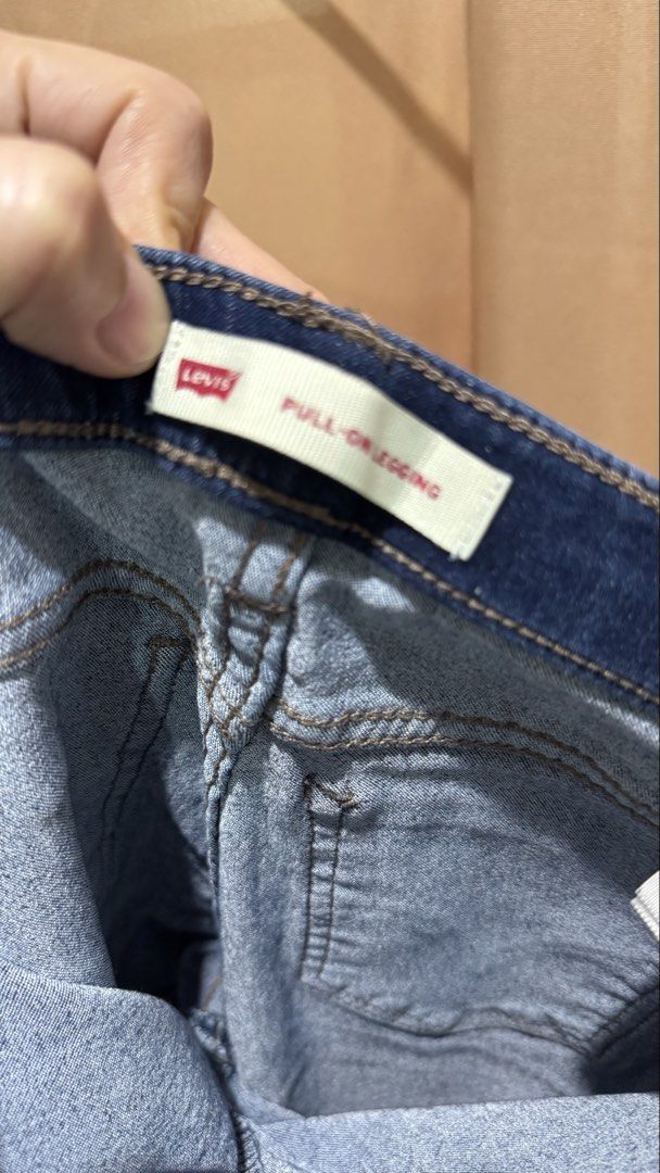 Authentic Levis leggings (Category: Babies & Kids Fashion) located in Echague. Submitted by grateful27 (Listing ID 1464897096, Image 2). Description: Beat fit 6-7 girls .