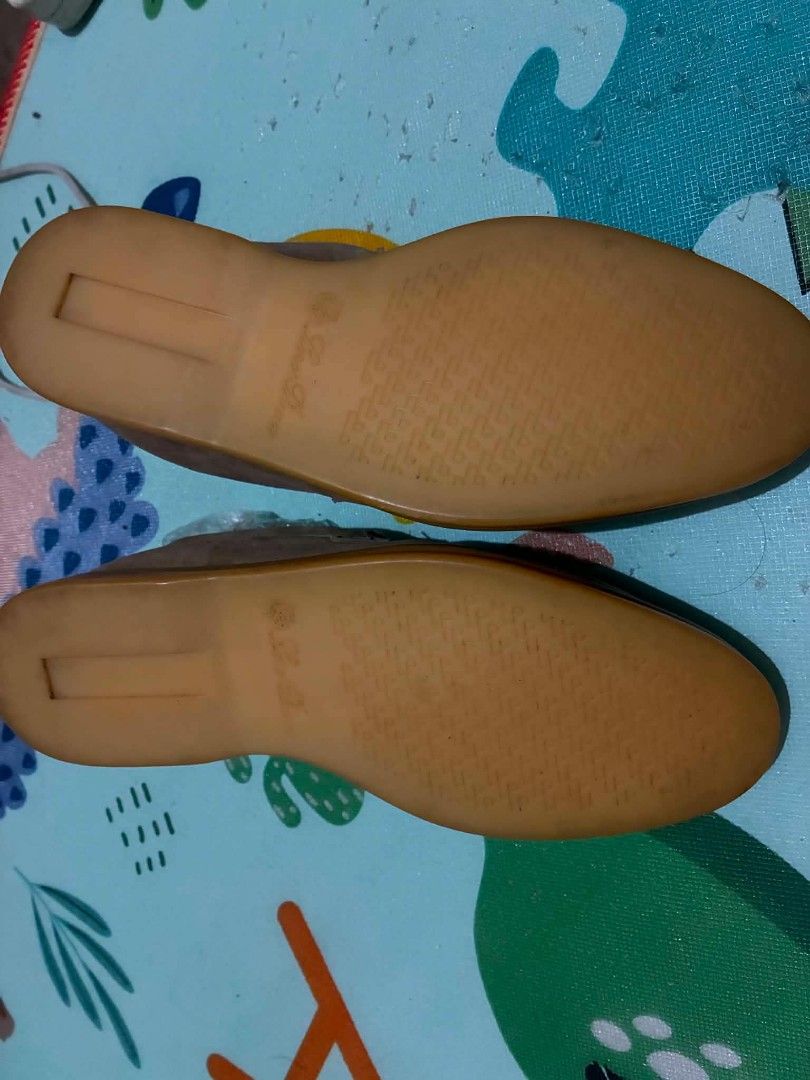Authentic Loro Piana summer walk (Category: Sneakers & Footwear) located in Nabunturan. Submitted by kairosas85 (Listing ID 1464816932, Image 1). Description: .