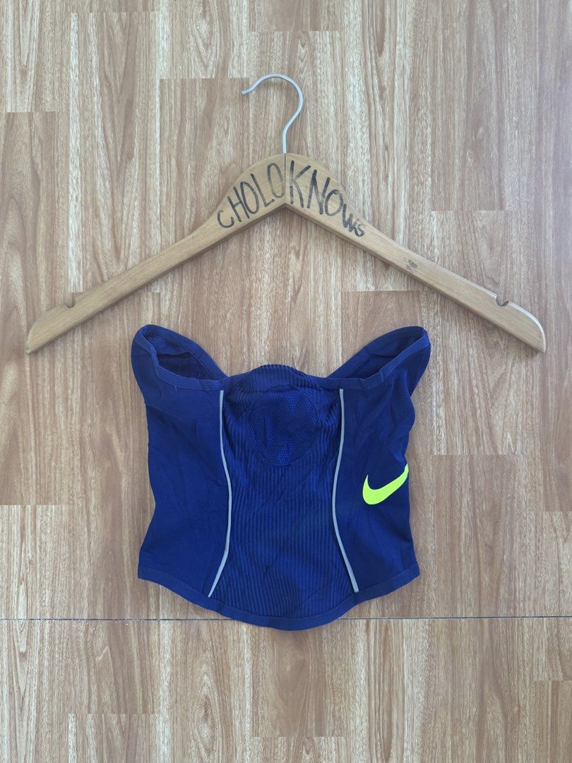 Authentic Nike Dri-fit Strike Winter Warrior Snood (Category: Coats, Jackets and Outerwear) located in Badian. Submitted by choloknows (Listing ID 1464815132, Image 1). Description: Good as new 9.9/10 Size XL on tag No issue 499 + sf.