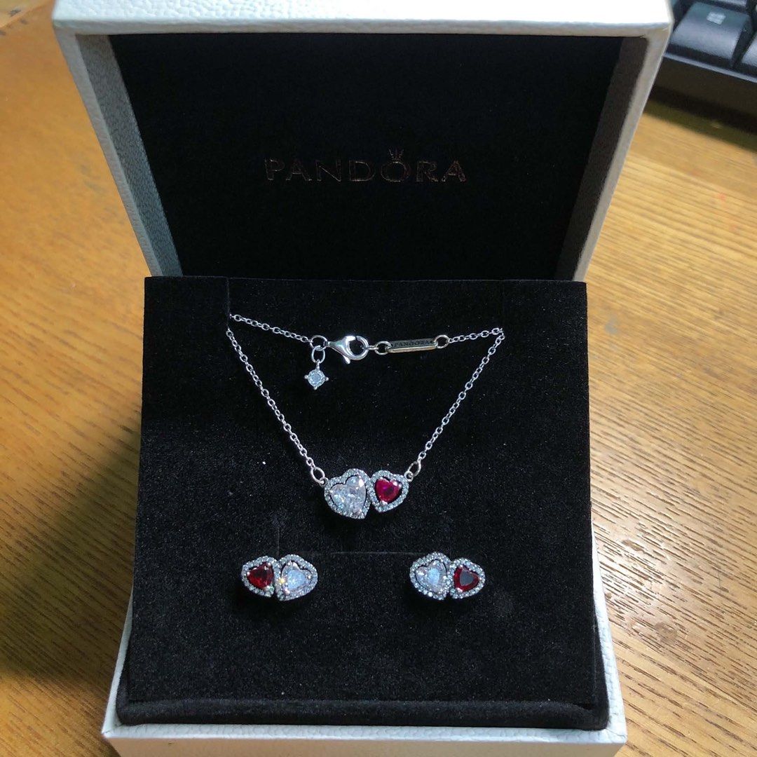 Authentic Pandora Halo Hearts Set (Category: Necklaces) located in Manila. Submitted by daintyjewels (Listing ID 1464876201, Image 1). Description: .