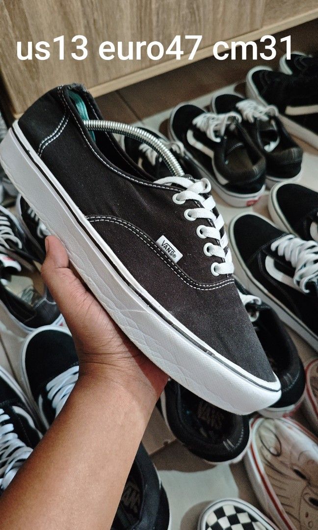 Authentic vans (Category: Sneakers) located in Sultan Kudarat. Submitted by thrifted01 (Listing ID 1464895389, Image 1). Description: us13 mens loc mindanao.