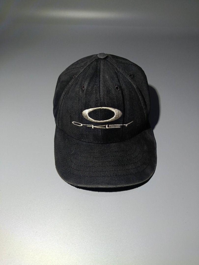 AUTHENTIC VINTAGE OAKLEY SOFTWARE SNAPBACK HAT (Category: Vintage Collectibles) located in Cebu City. Submitted by kramarklegitseller_2022 (Listing ID 1464866021, Image 2). Description: VINTAGE OAKLEY SOFTWARE SNAPBACK VERY GOOD CONDITION 9/10 COLORATE NASA PIC NA ISSUE NEED WASH 1,500 + SF CEBU LOCATION 📍 CAN SHIP NATIONWIDE 🚢🛫.