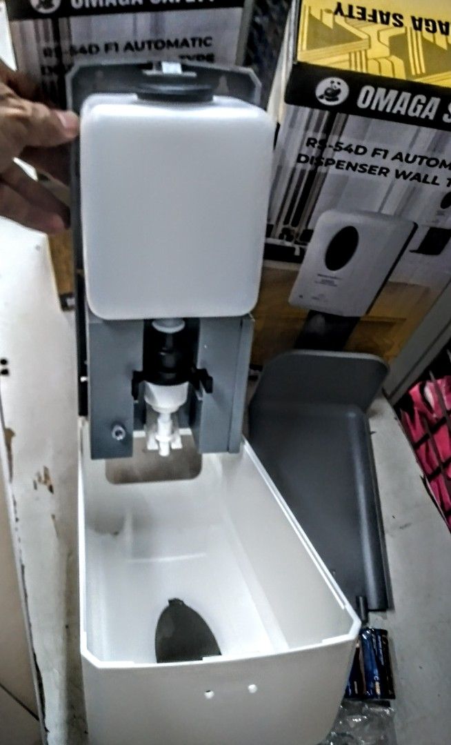 Automatic Alcohol Soap Dispenser 1000ml Wall Mount (Category: Medical Supplies & Tools) located in Manila. Submitted by noel_o (Listing ID 1464859114, Image 3). Description: Automatic Alcohol Soap Dispenser 1000ml Wall Mount Features infrared and ultraviolet sensor technology. It dispenses alcohol or liquid soap when hands are placed below. The dispenser comes with a set of screws for wall mount, A power adapter, and batteries for its dispensing 