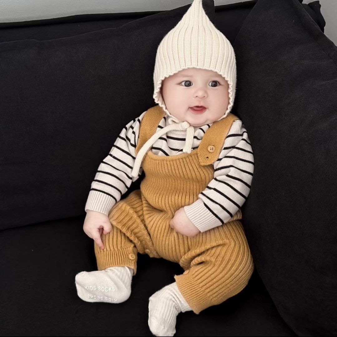 Baby Knit Ribbed Overalls Romper Multiple Colors (Category: Babies & Kids Fashion) located in Bulacan. Submitted by yougogirl1234 (Listing ID 1464799872, Image 3). Description: Brandnew lahat, hindi umabot sa photoshoot ni baby. HIGH QUALITY PARANG SA MALL BINILI Super nice in actual 9-12 months pwede din sya 12-18 months 350 each nalang 400php each ko sya nabili Red - SOLD ❌ GREEN - SOLD ❌.