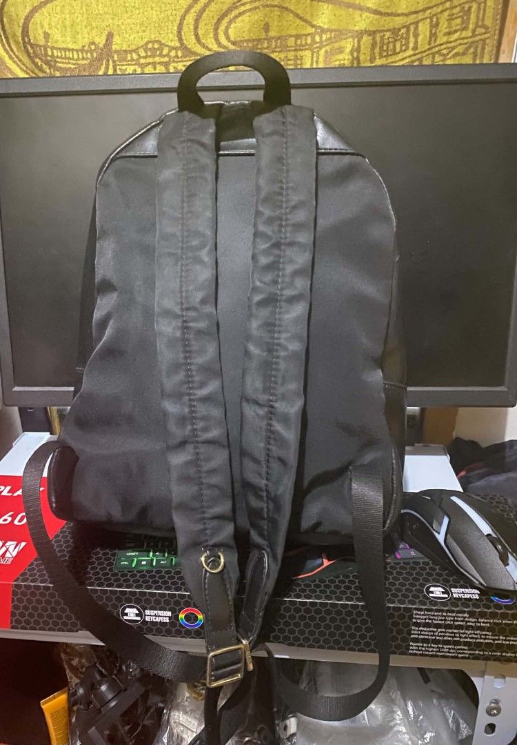 Backpack (Category: Backpacks) located in Manila. Submitted by glaiza02 (Listing ID 1464821311, Image 3). Description: .