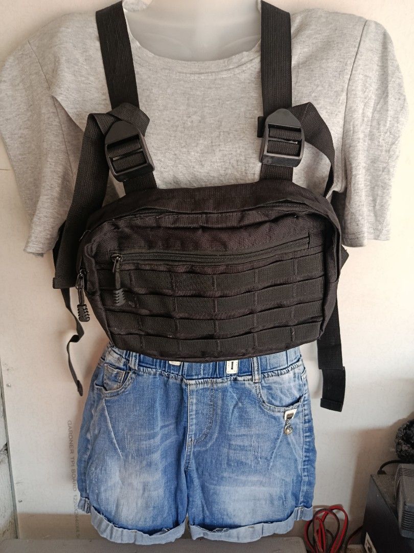 BAGS (Category: Shoulder Bags) located in Manila. Submitted by eliiccaa.007 (Listing ID 1464968732, Image 3). Description: PM ME FOR MORE DETAILS !! 279 below.